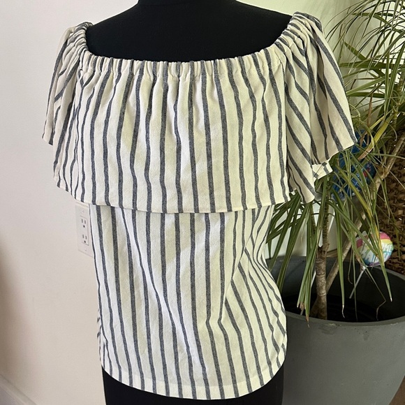 Banana Republic - Cream & Navy Striped Off-Shoulder Ruffle Top - XL - Picture 2 of 9